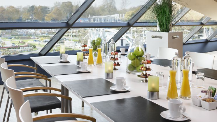 vergadering madurodam zaal met uitzicht