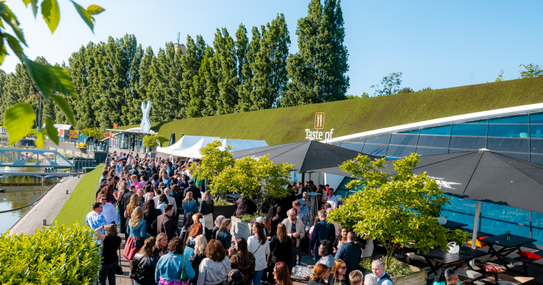 Zomers terras Taste of Holland in Madurodam