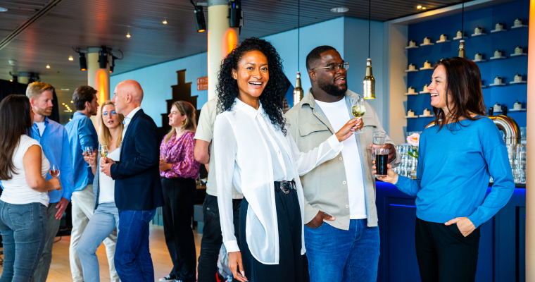 Zakelijke borrel in foyer in Madurodam