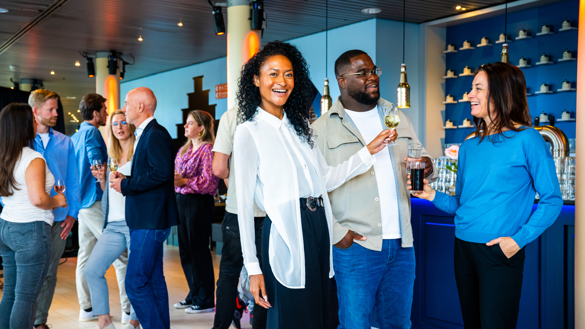 Zakelijke borrel in foyer in Madurodam