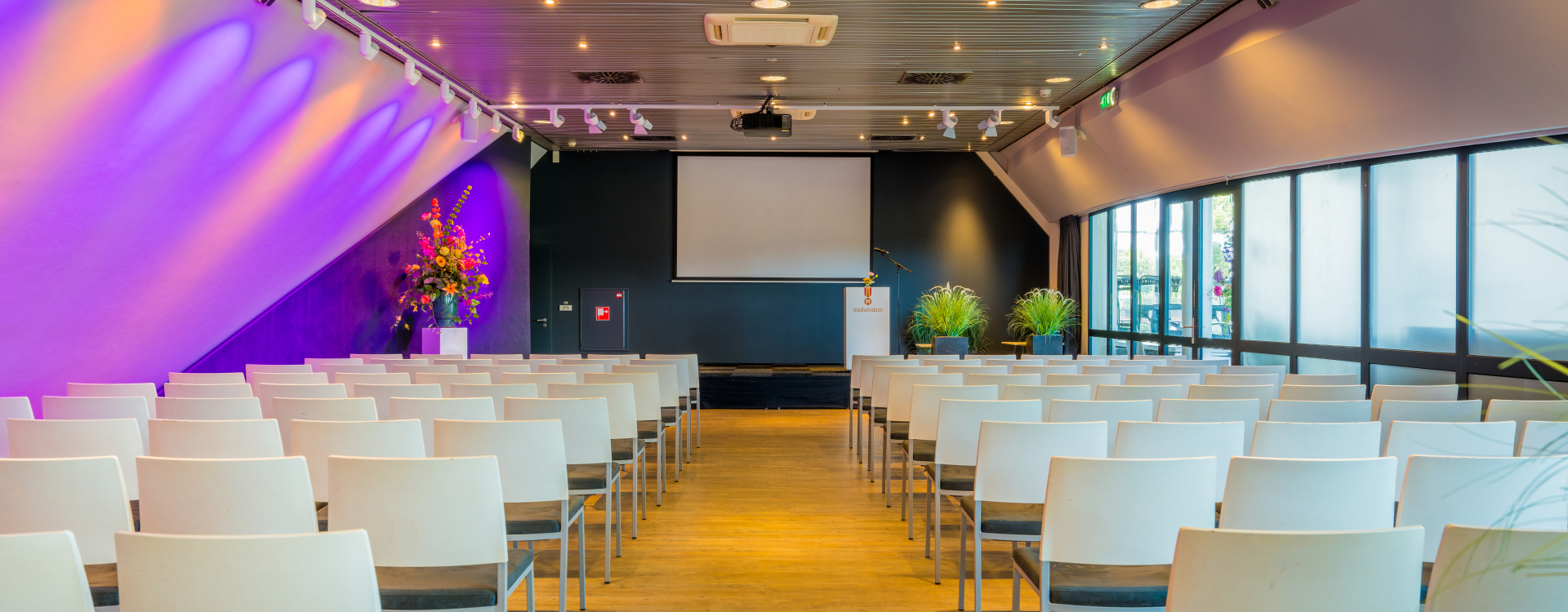 Madurozaal in theateropstelling